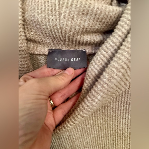 Hudson Gray Oversized Soft Turtleneck Sweater Oatmeal Hi-Low Hem M - Picture 2 of 8